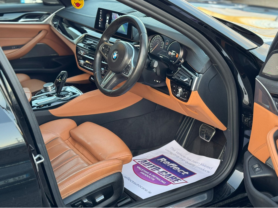 2017 BMW 5 Series - image 23