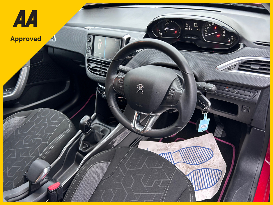 2018 Peugeot 2008 2018 PEUGEOT 2008 1.2 PURETEC VERY LOW KMS €10,450