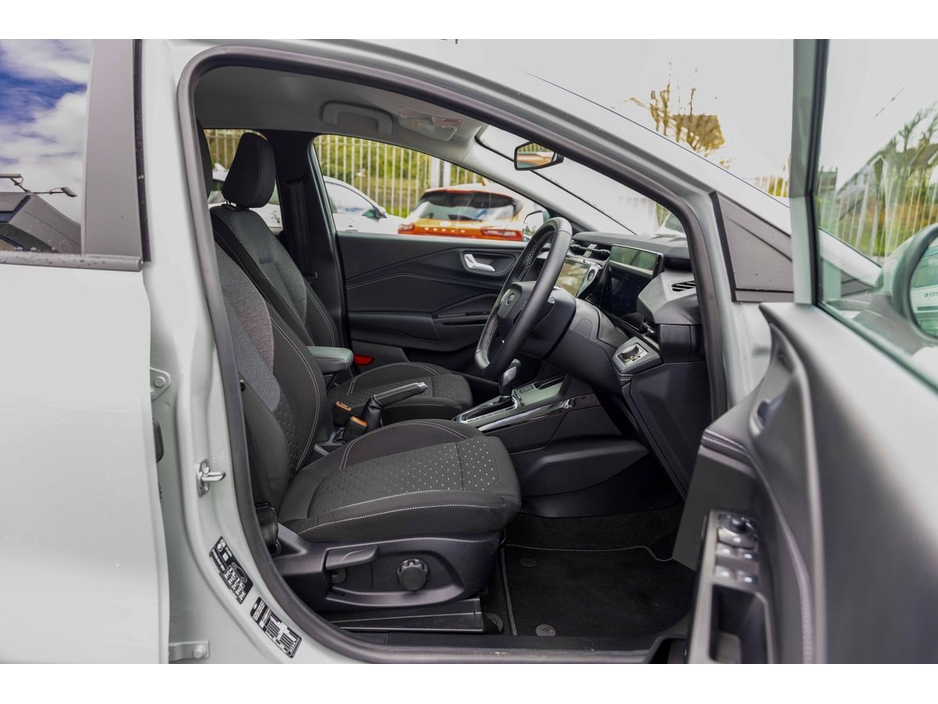 2025 Ford Puma - image 17