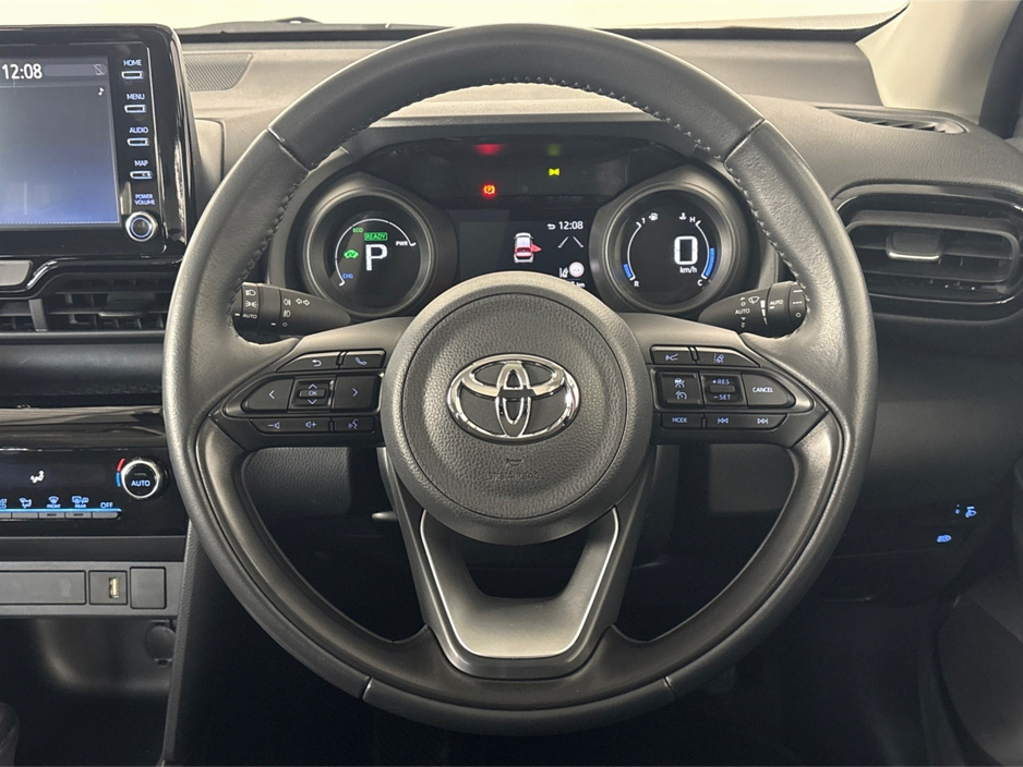 2023 Toyota Yaris CR LUNA**TOUCHSCREEN BLUETOOTH MEDIA**SEMI DIGITAL DASH**REVERSE CAMERA**PARKING SENSORS**MULTIFUNCTIONAL STEERING WHEEL**CRUISE CONTROL**KEYLESS START*8AUTO LIGHTS**AUTO WIPERS**ISOFIX** €26,795