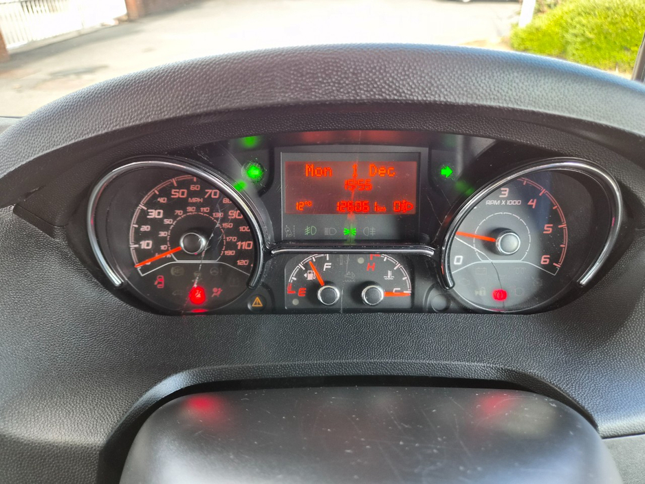 2015 Auto-Trail F-Line - image 16