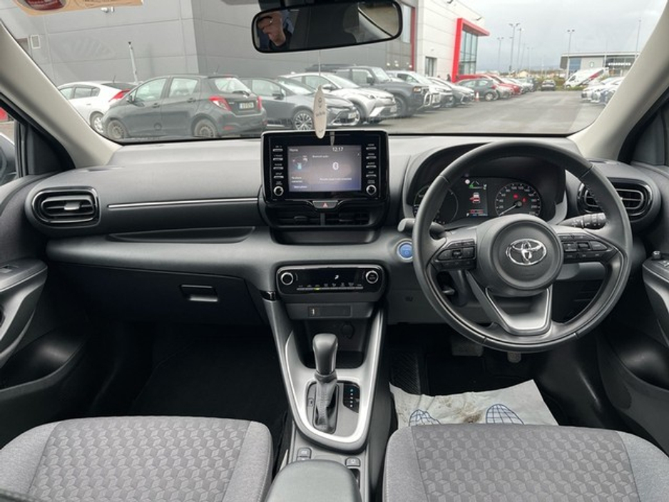2023 Toyota Yaris 1.5 HYBRID LUNA AUTO €23,950