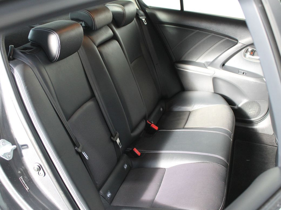 2017 Toyota Avensis 1.6D SOL Navi 4DR €10,499