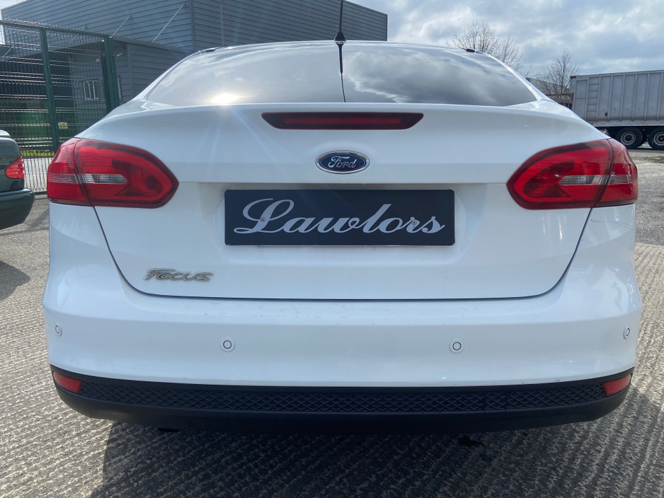 2016 Ford Focus - image 7