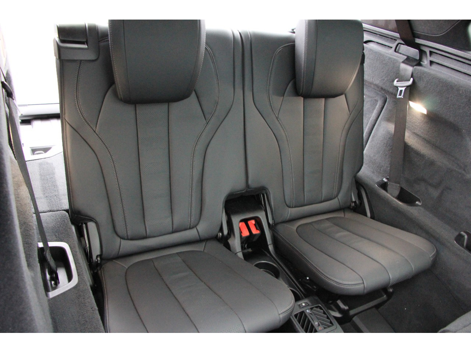 2019 BMW X5 - image 25