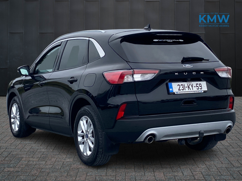 2023 Ford Kuga - image 3