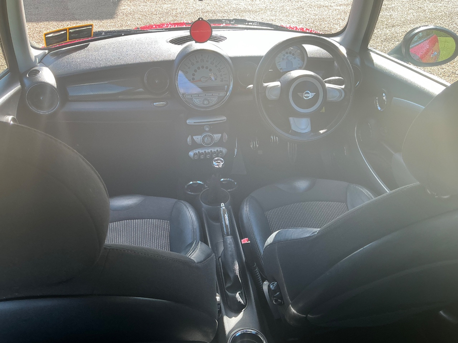 2007 MINI Hatch - image 15