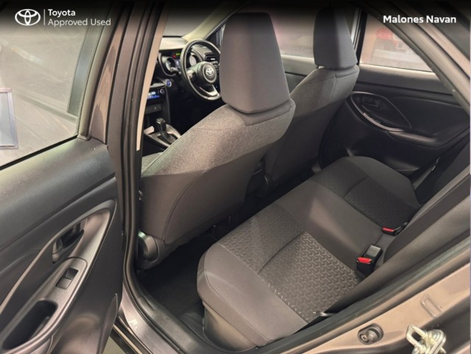 2023 Toyota Yaris Cross - image 7