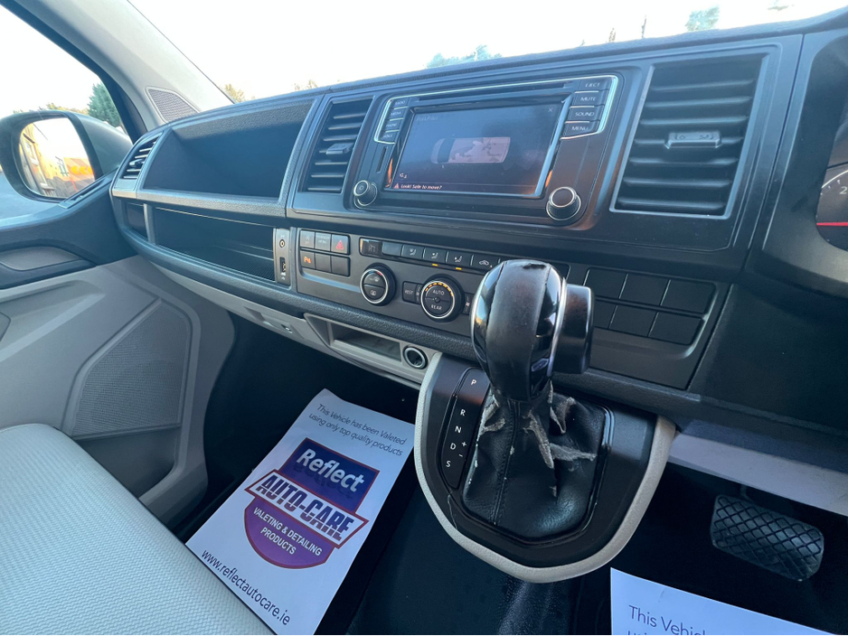 2016 Volkswagen Transporter Shuttle ==9 SEATER//FULL LEATHER//AUTO//NEW TEST== €18,950