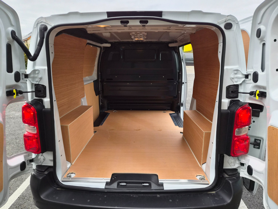 2026 Opel Vivaro - image 4