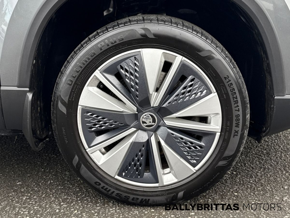 2023 Skoda Karoq - image 9