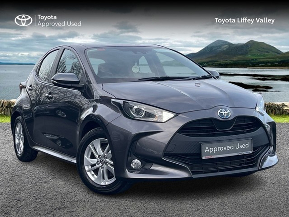 2023 Toyota Yaris YARIS LUNA HYBRID €23,950