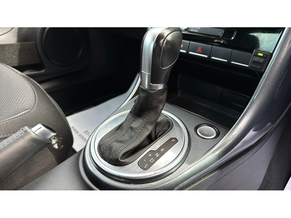 2017 Volkswagen Beetle - image 14