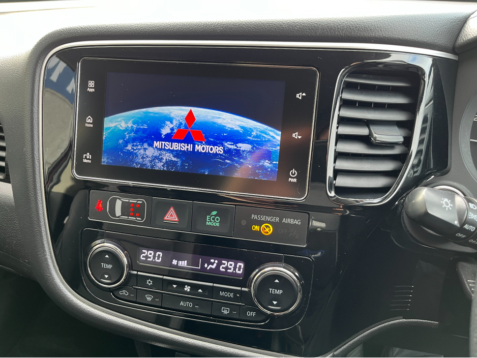 2018 Mitsubishi Outlander - image 20