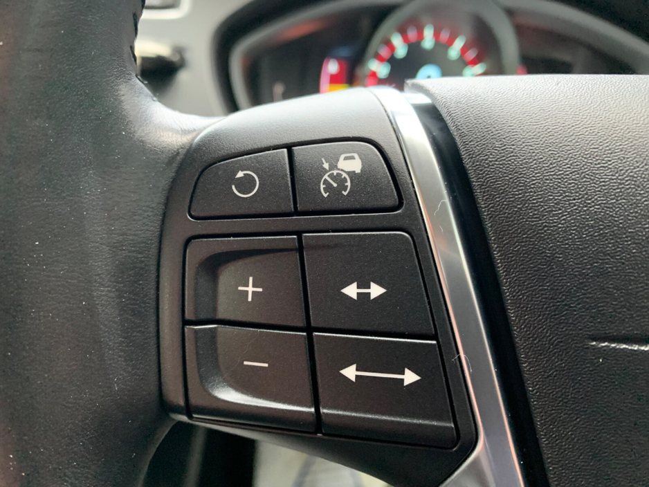 2014 Volvo V40 VOLVO V40 1.6 T4 180 BHP AUTO R-DESIGN // VERY LOW MILEAGE // EXCELLENT CONDIITION // TIMING BELT/WATE PUMP REPLACED // €9,950