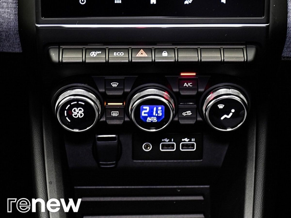 2025 Renault Clio - image 23