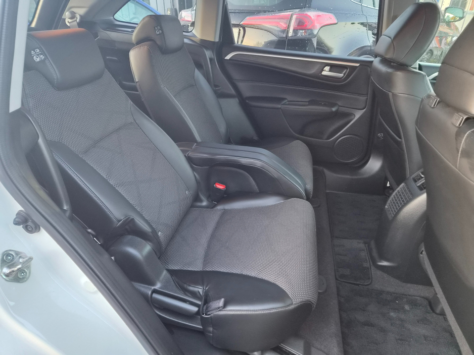 2016 Honda Jade - image 13