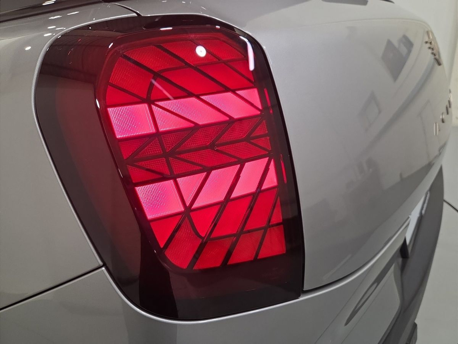 2025 MINI Aceman - image 19