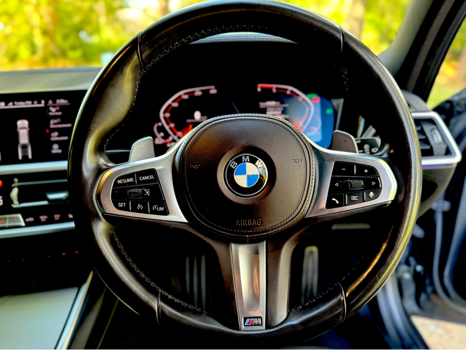 2020 BMW 3 Series - image 32