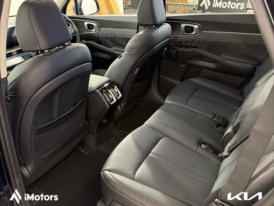 2026 Kia Sorento - image 13