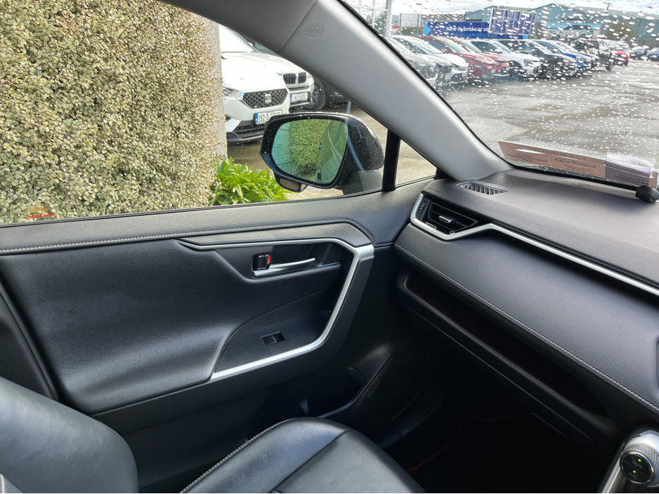 2020 Toyota Rav4 - image 16