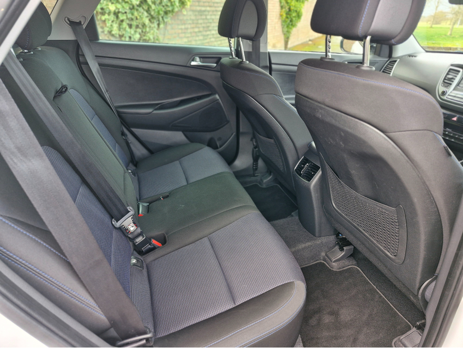 2016 Hyundai Tucson - image 23