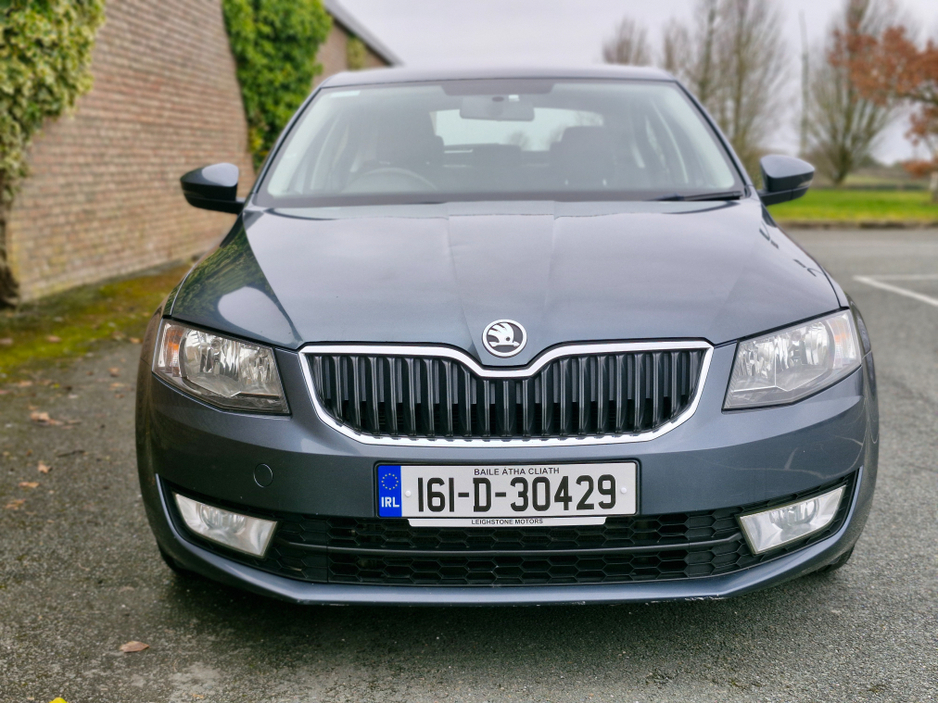 2016 Skoda Octavia - image 3