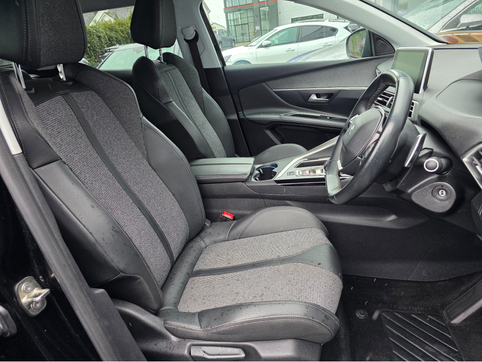 2020 Peugeot 3008 - image 15