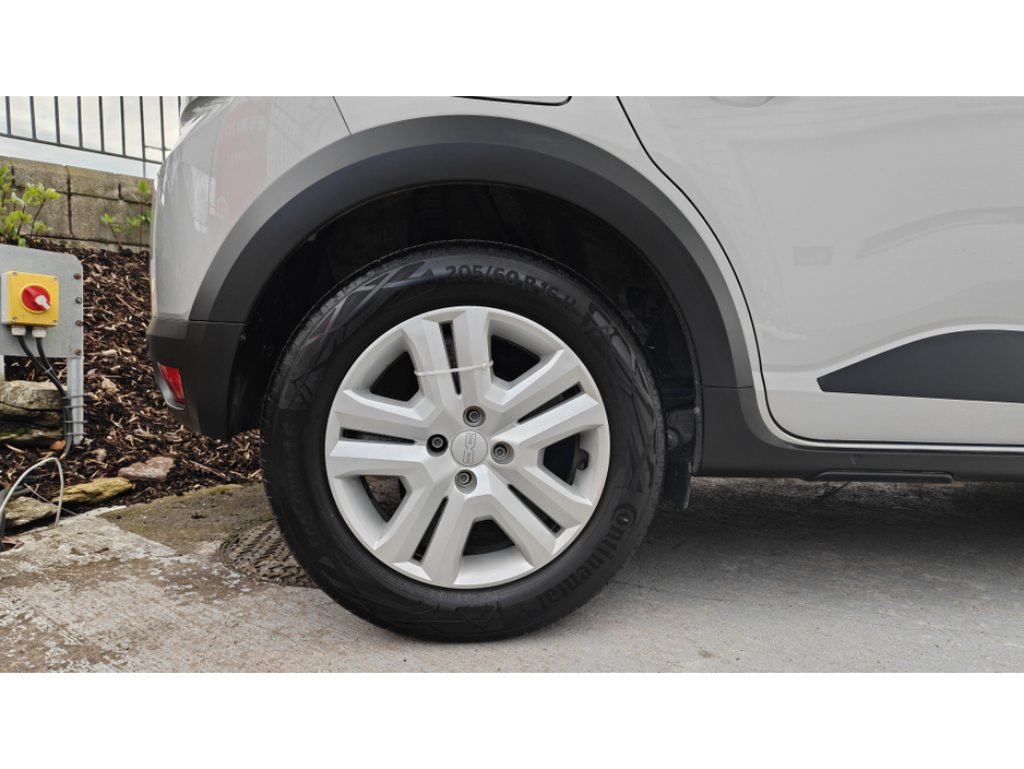 2024 Dacia Sandero Stepway Expression TCE 90 NBI-AS NEW WITH FACTORY WARRANTY-10" SCREEN-A/CY-2027-6 SPEED €18,450
