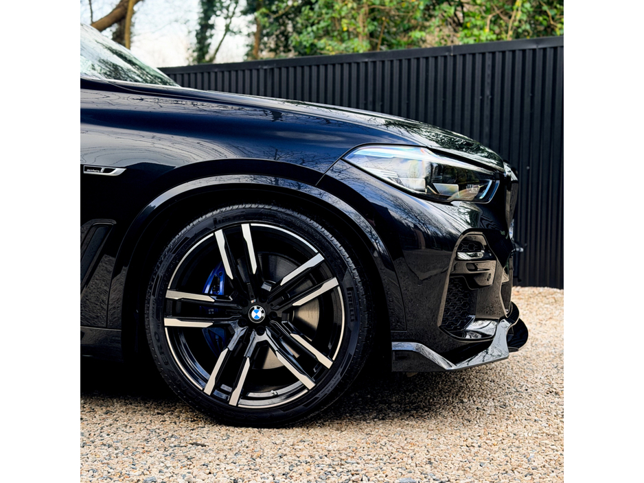 2021 BMW X5 - image 3