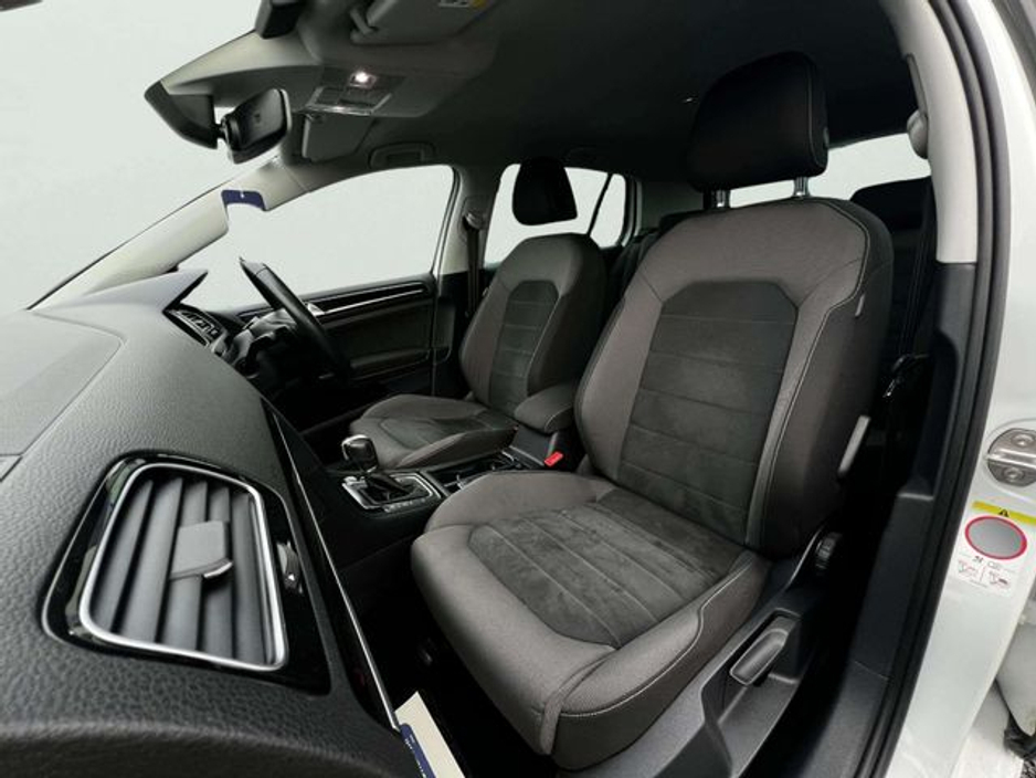 2019 Volkswagen Golf - image 16