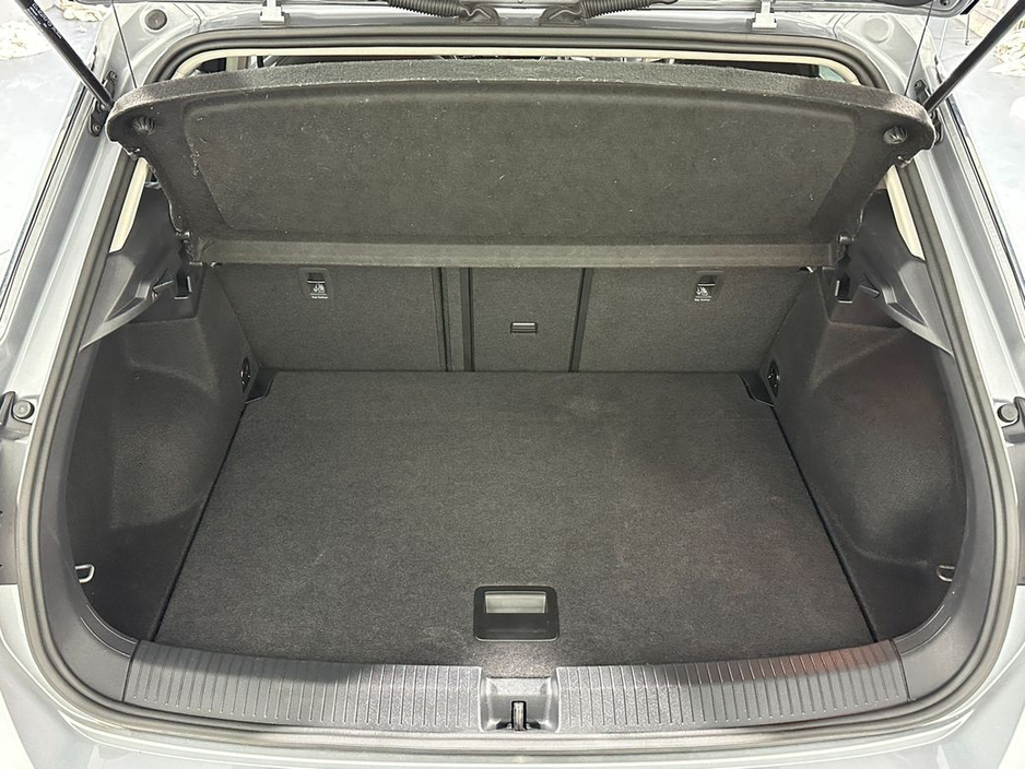 2025 Volkswagen T-Roc - image 28