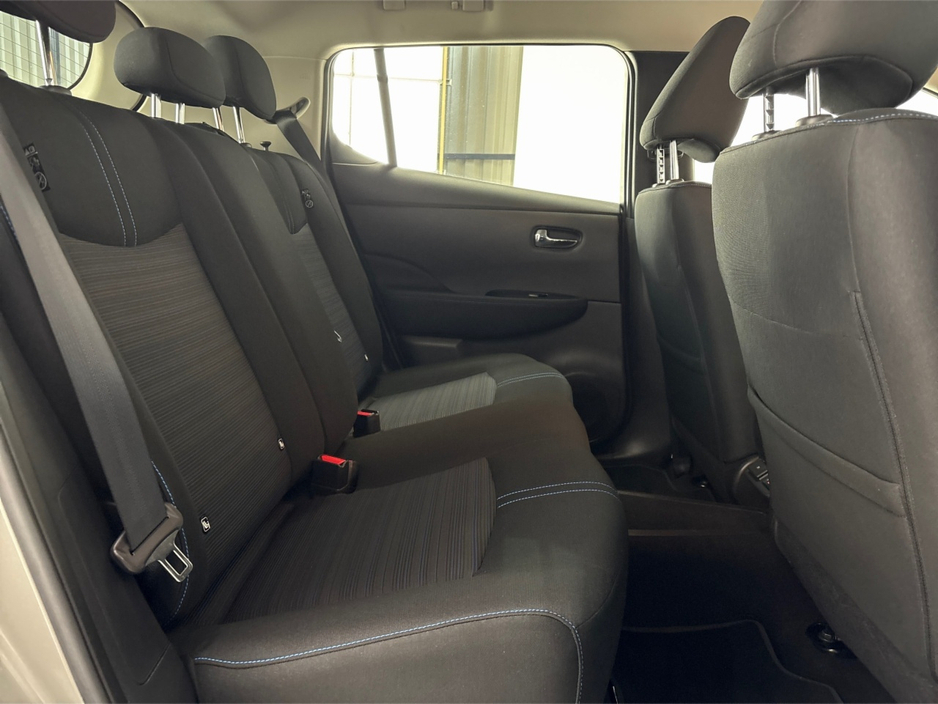 2023 Nissan Leaf PREMIUM 40KW**HEATED FRONT SEATS**HEATED MULTIFUNCTIONAL STEERING WHEEL**SEMI DIGITAL DASH**TOUCHSCREEN BLUETOOTH MEDIA**NAVIGATION**REVERSE CAMERA**PARKING SENSORS**ECO MODE**CRUISE CONTROL €17,995