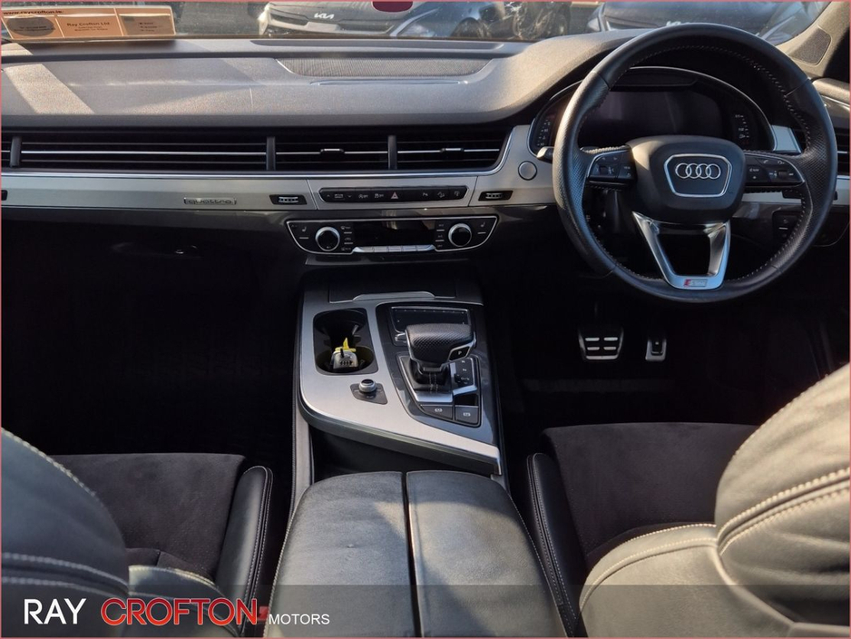 2017 Audi Q7 - image 4