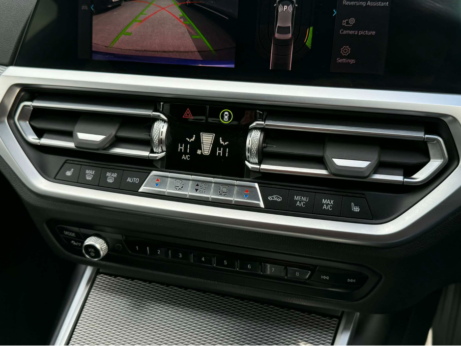 2022 BMW 3 Series - image 17