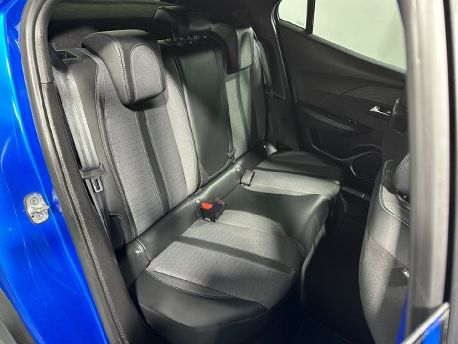 2023 Peugeot 2008 - image 11