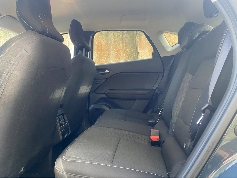 2023 Renault Captur - image 5