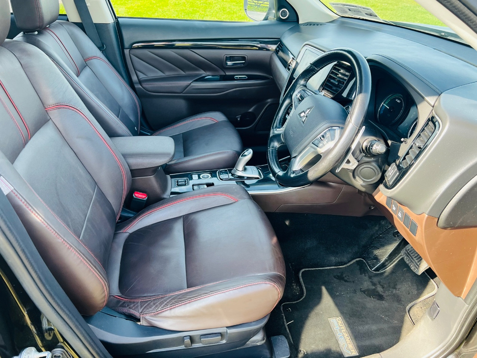 2017 Mitsubishi Outlander - image 20