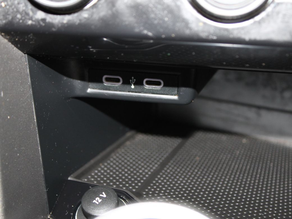 2021 Volkswagen T-Roc - image 21