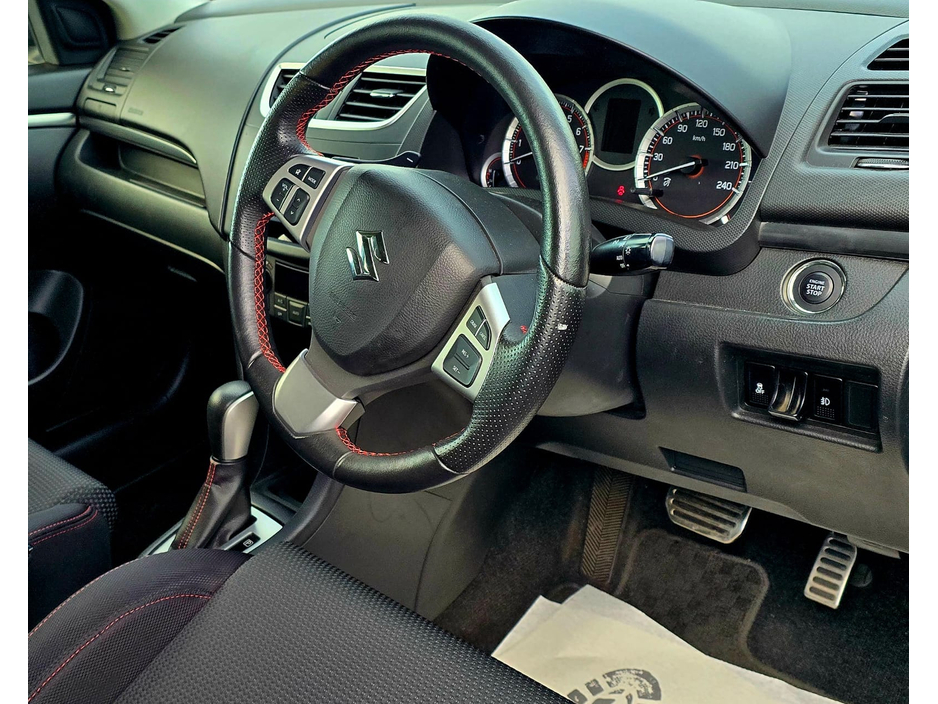 2013 Suzuki Swift - image 32