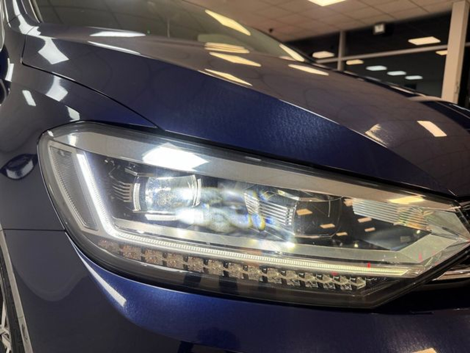 2021 Volkswagen Touran - image 22