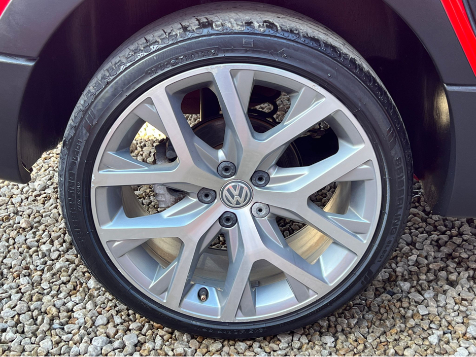 2016 Volkswagen Polo - image 18