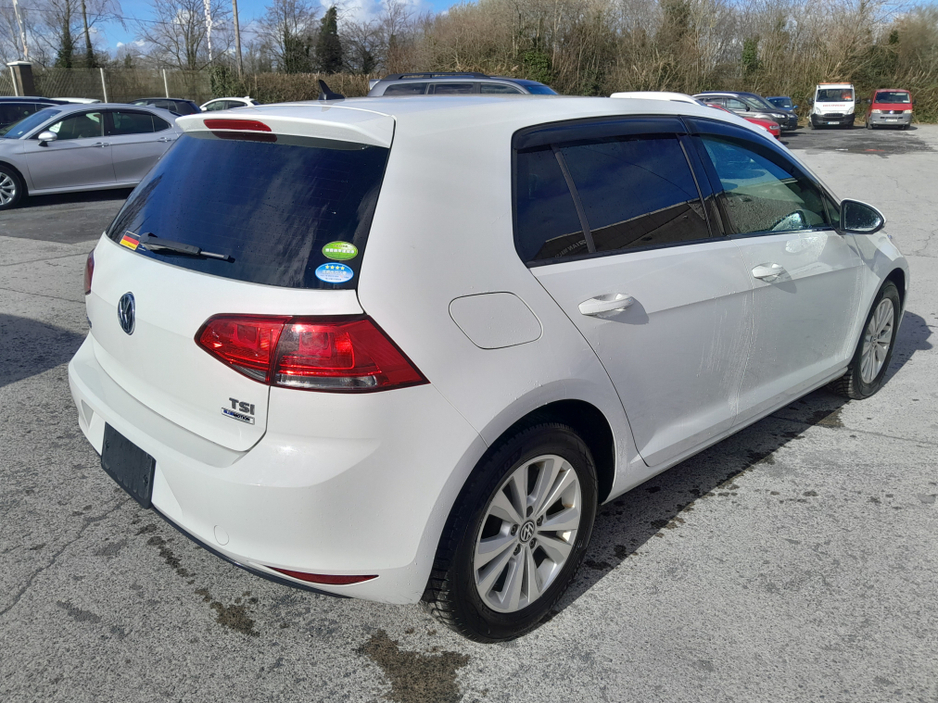 2016 Volkswagen Golf - image 10