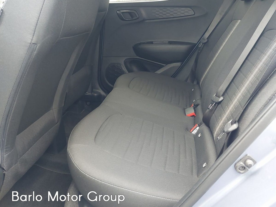 2025 Hyundai i10 - image 14