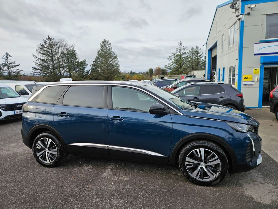 2023 Peugeot 5008 - image 7