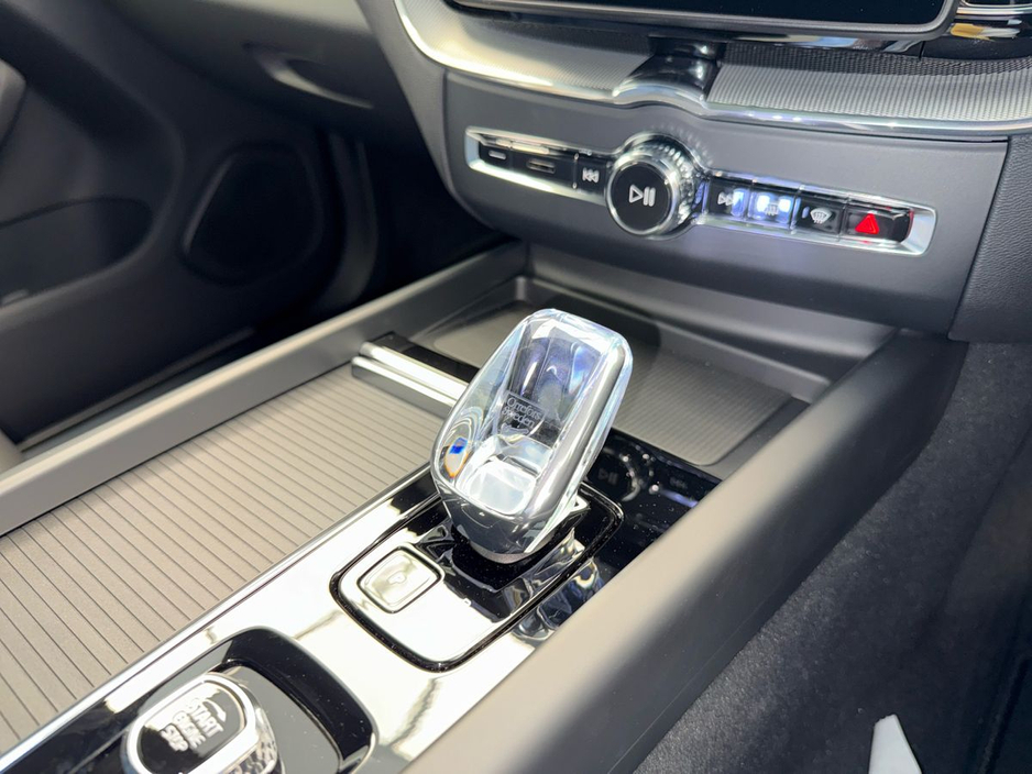 2026 Volvo XC60 - image 19