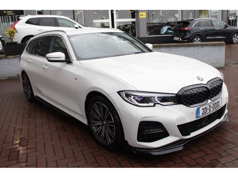 2020 BMW 3 Series - image 2