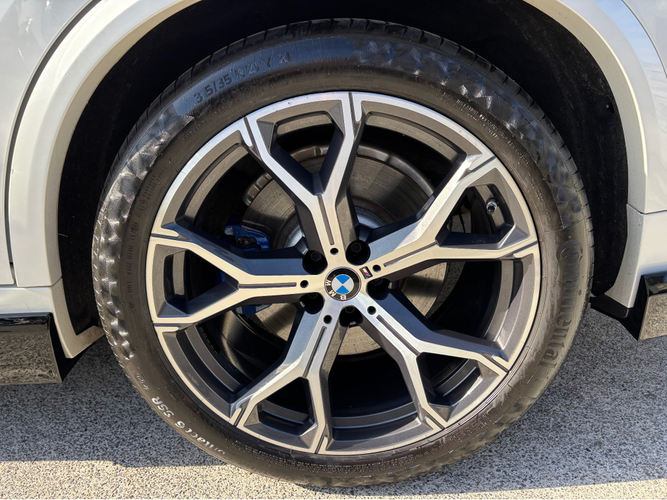2021 BMW X5 - image 8