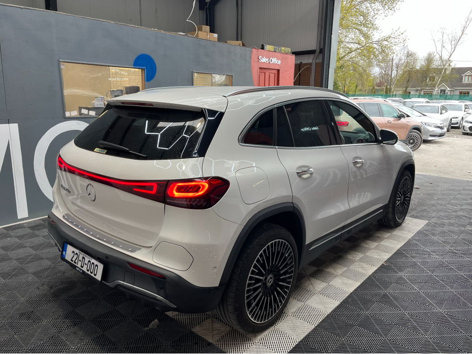 2022 Mercedes-Benz EQA - image 2