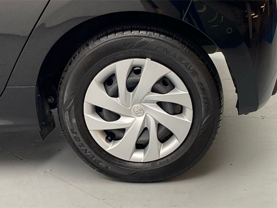 2021 Toyota Yaris - image 15